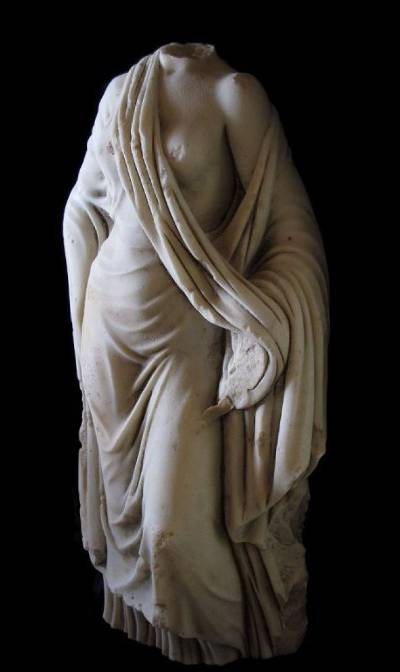 Important Roman statue ('acéphale de péplophore') of large dimensions