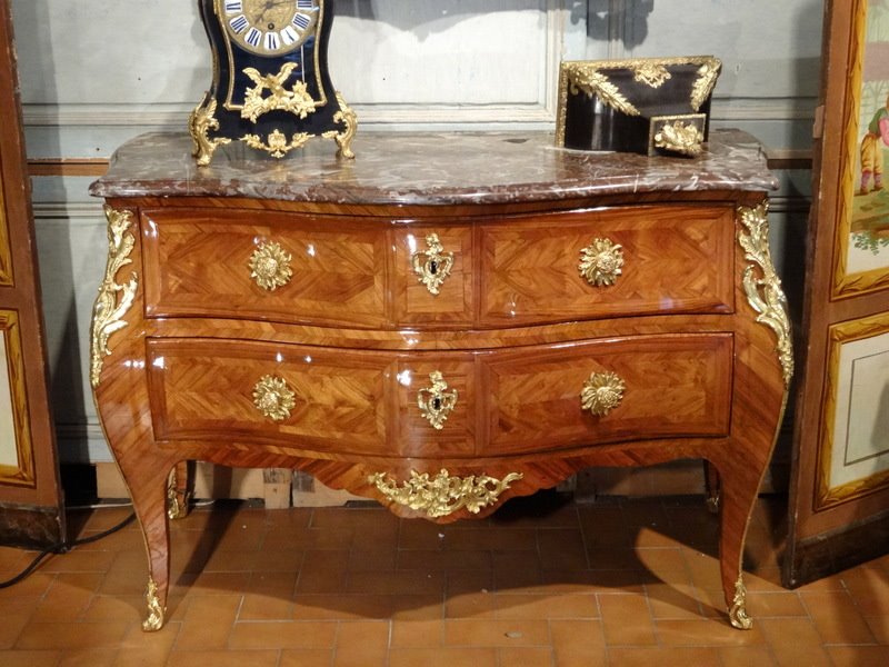 Very fine, French, Louis XV period marquetry commode