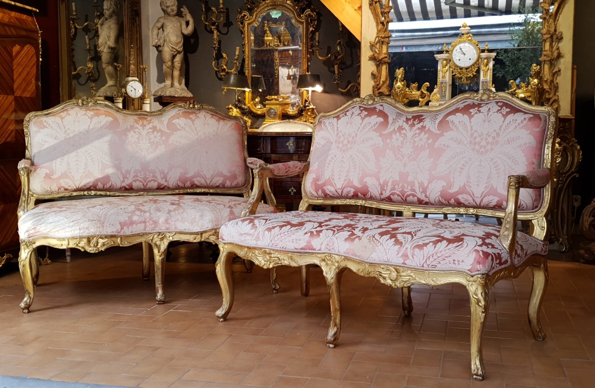 Pair of French, Louis XV style canaps