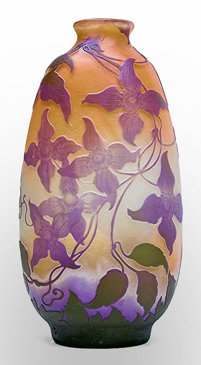 French, Art Nouveau period grand vase aux clématites