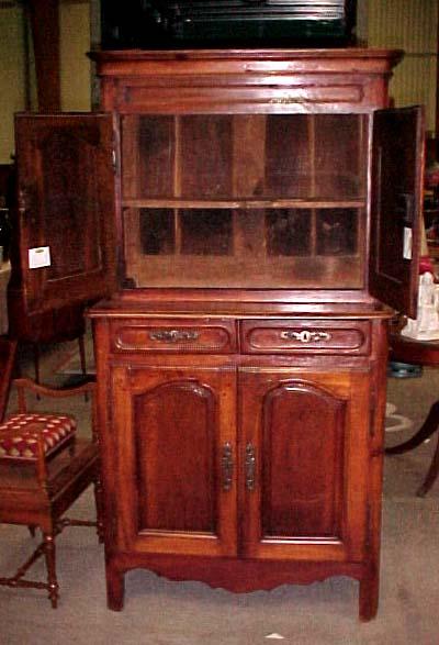 French, Louis XIV period, 'petite' buffet deux corps
