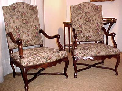 Pair of Proven&ccedil;al, Regence fauteuils a la Reine