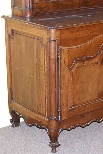 Louis XV period vaisellier