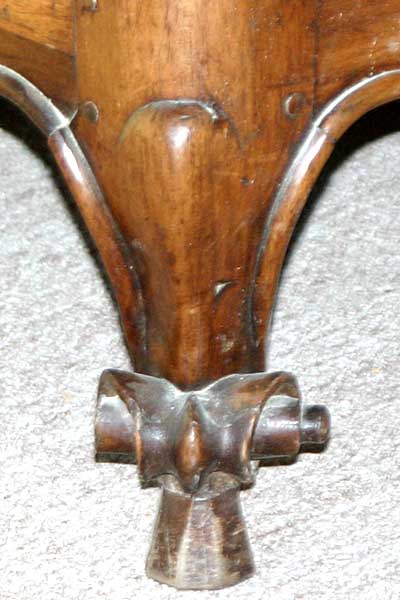 Louis XV period vaisellier