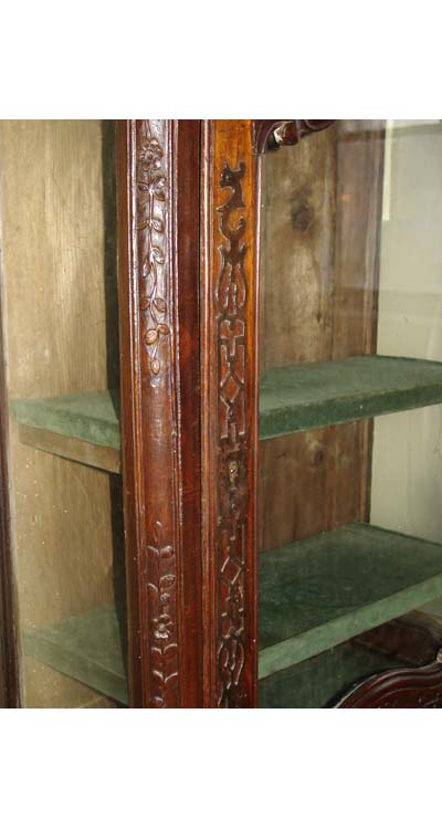 Louis XV style, Arlesian verrio (Proven&ccedil;al hanging curio cabinet)
