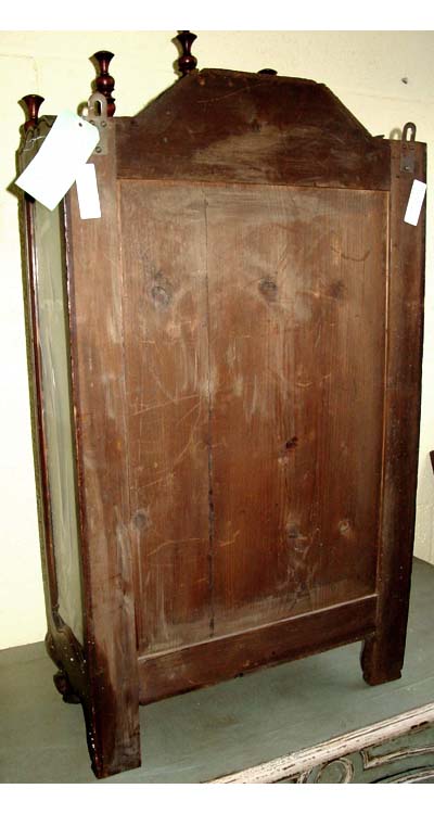 Louis XV style, Arlesian verrio (Proven&ccedil;al hanging curio cabinet)