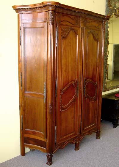 French, Neoclassical, period armoire de chasse