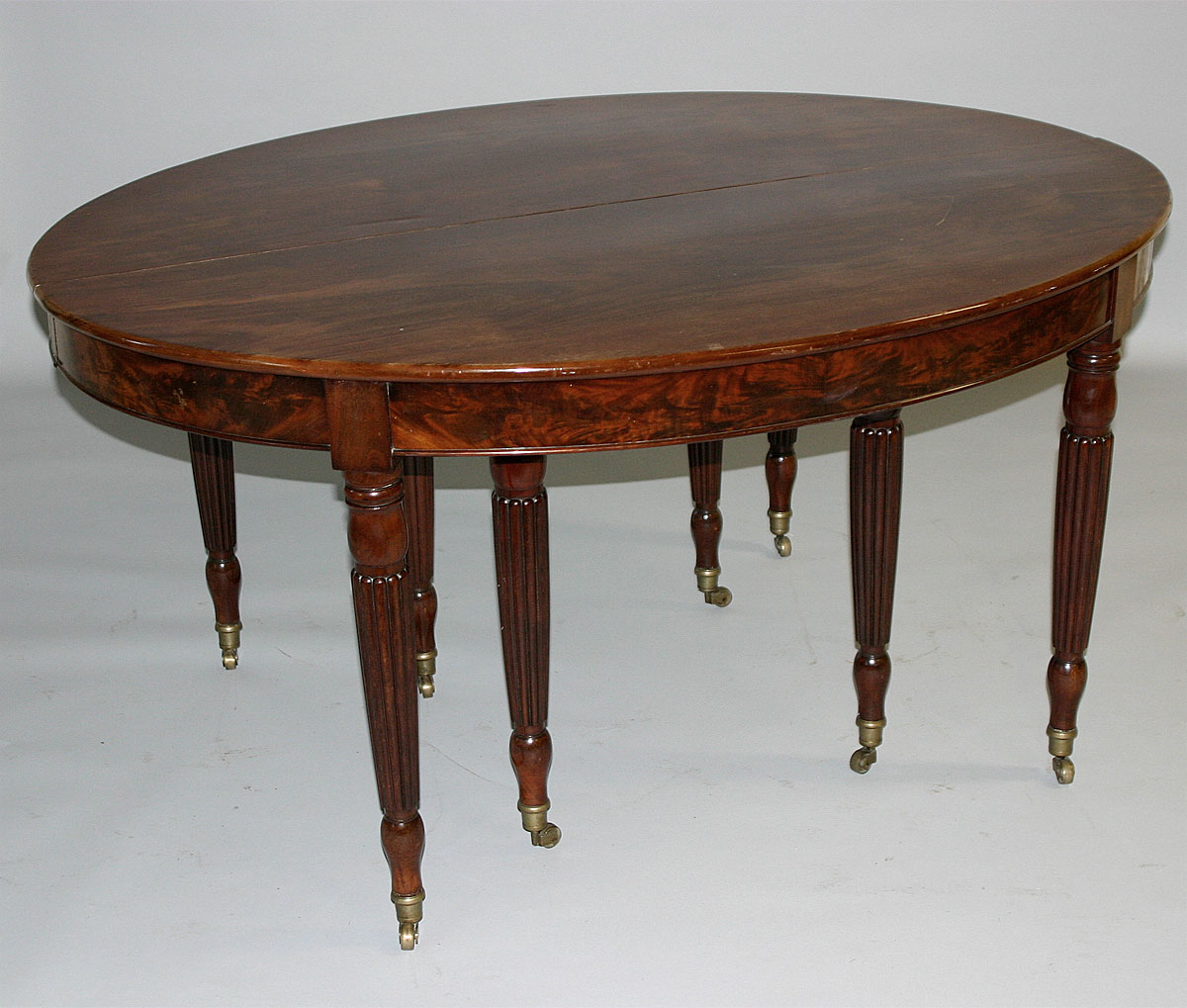 Restauration period, extending dining table
