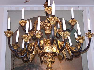 French Restauration style, bronze d'ore and patinated bronze, twenty-two light chandelier