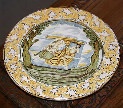 Italian Majolica charger of large dimensions