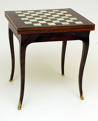 Parisian, Louis XV period table a jeu