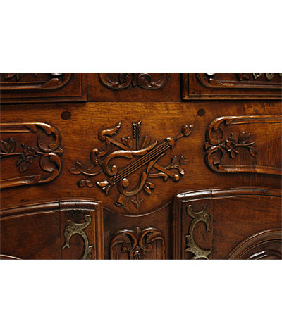 Fine, Arlesian, Louis XV period buffet a glissant
