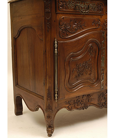 Fine, Arlesian, Louis XV period buffet a glissant