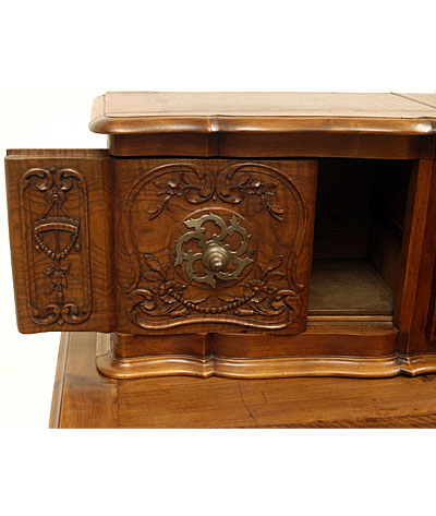 Fine, Arlesian, Louis XV period buffet a glissant