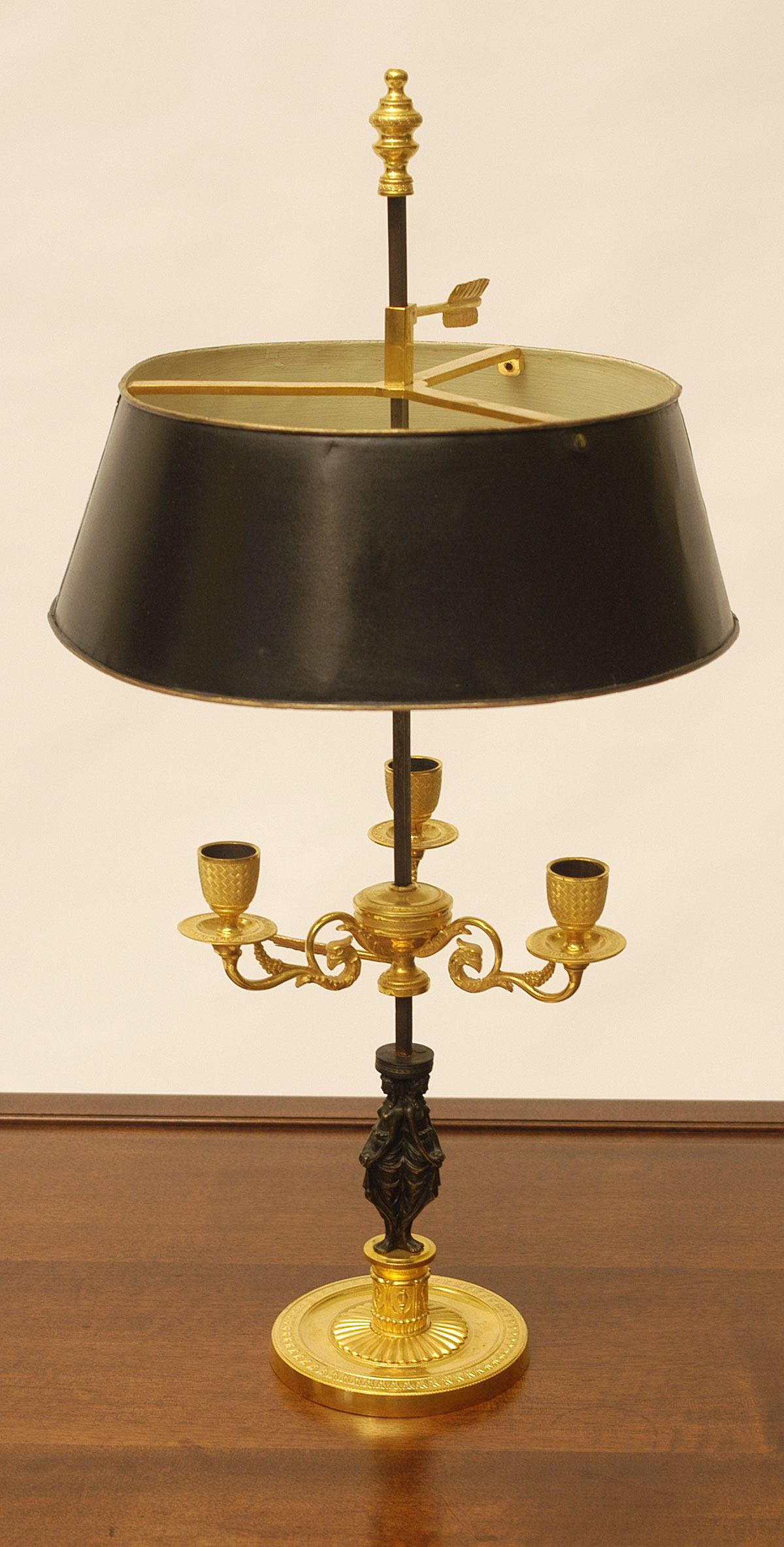 Foranderlig frivillig Afgang til Very fine French, Empire period, gilt-bronze and patinated bronze bouillote  lamp