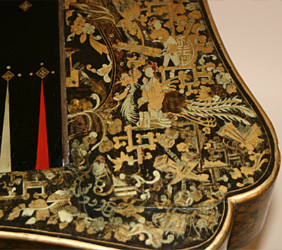 Very fine, Chinese export, black lacquer and Parcil gilt games table