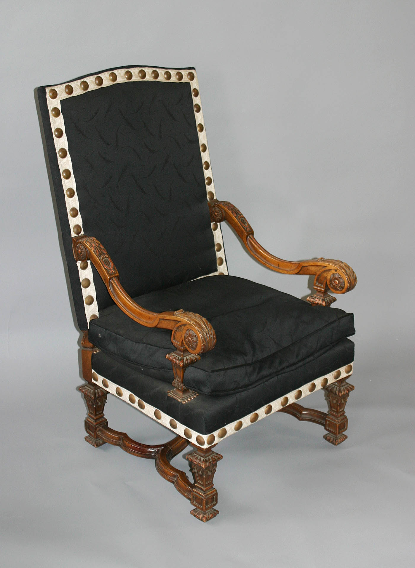 Pair of French, Louis XIV style fauteuils a la Reine