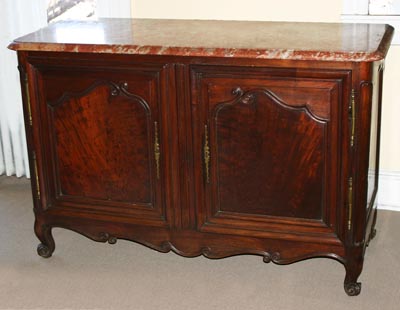 Fine, French, Louis XV period buffet de chasse (dit 'meuble de port Bordelaise')
