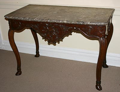 Very fine, French provincial, Regence period console table