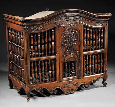 Fine, Louis XV period panetiere of large dimension