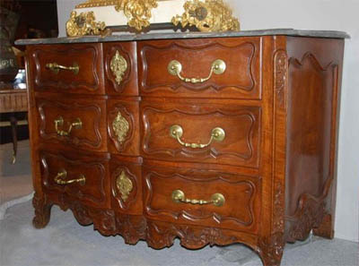 Fine, French, Regence period commode