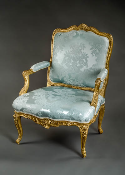 Very fine, French, early Louis XV period fauteuil a la reine