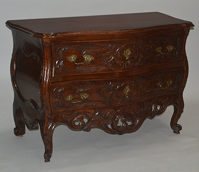 Magnificent, Nimoise, Louis XV period commode (sauteuse)
